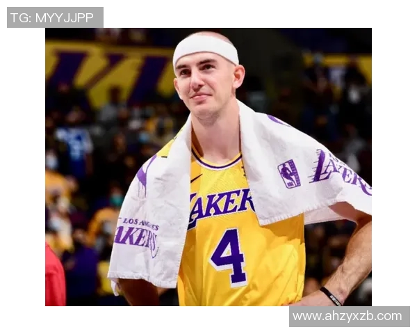 湖人对决快船卡鲁索的精彩表现引发球迷热议与期待 湖人对决快船卡鲁索的精彩表现引发球迷热议与期待