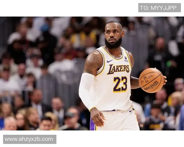 詹姆斯：篮球场上的传奇之路与无尽荣耀的背后故事