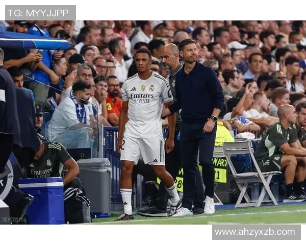 皇马与拜仁慕尼黑巅峰对决经典战役再度上演引发球迷热议 皇马与拜仁慕尼黑巅峰对决经典战役再度上演引发球迷热议