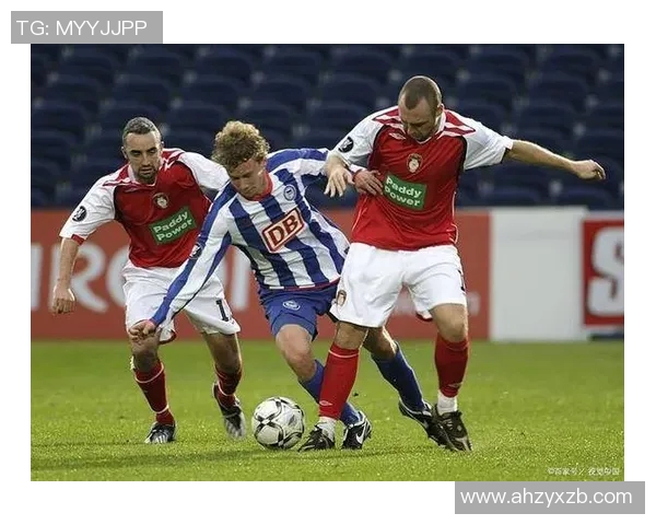 邓多克与海杜克的精彩对决揭示了足球战术与团队协作的重要性 邓多克与海杜克的精彩对决揭示了足球战术与团队协作的重要性