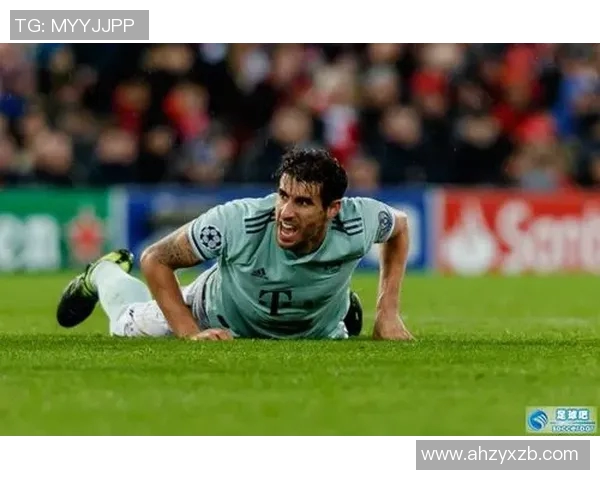 马丁内斯的传奇人生与足球生涯背后的故事揭秘